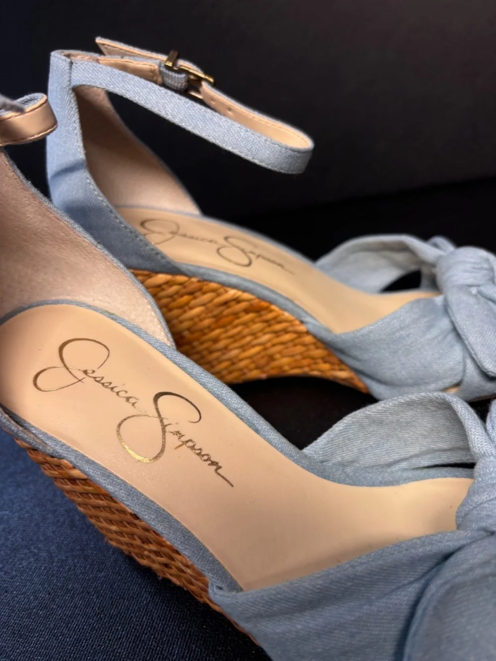Jessica Simpson chic effortless